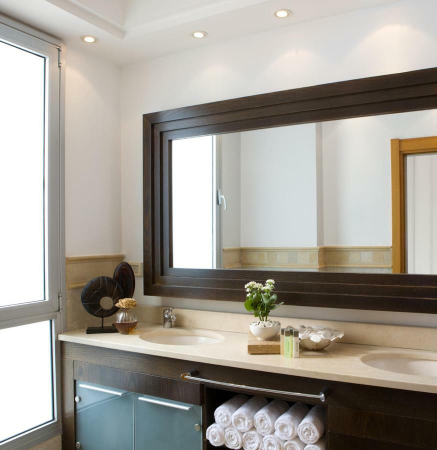 Beach Luxury Apartments And Suites Tel Aviv Exterior photo